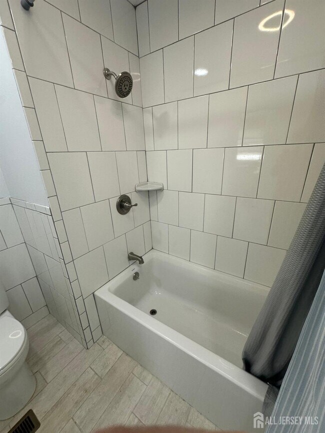 Foto del edificio - 111 Bayview Dr