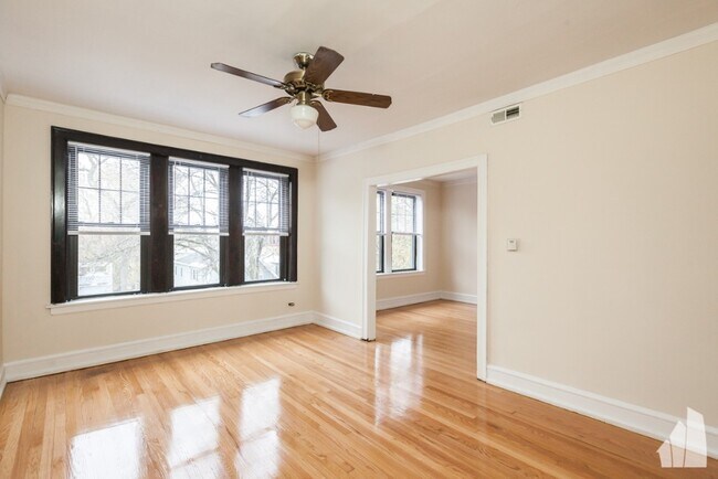 Foto del edificio - 1444 W Byron St