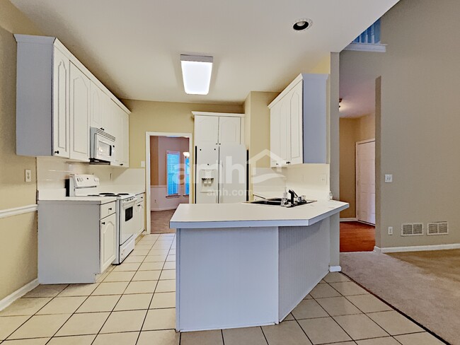 Foto del edificio - 3305 Maple Terrace Dr