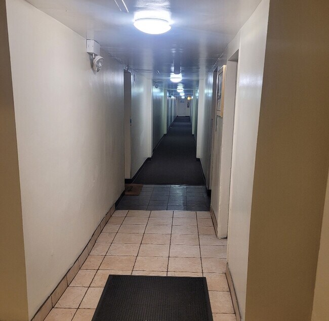 Photo - 4915 S Drexel Blvd Apartment