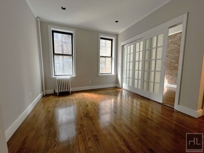 Building Photo - Renovated Gramercy Residence with Open Kit...