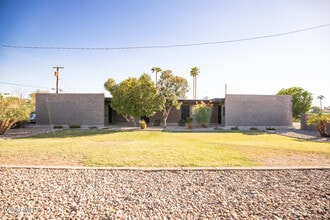 Building Photo - 1722 E Ocotillo Rd