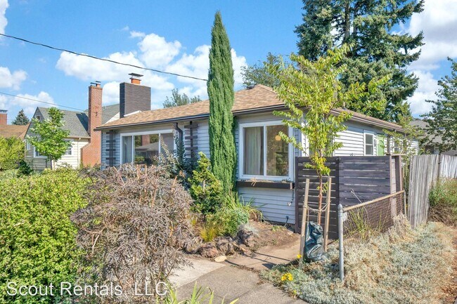 Foto del edificio - 3 br, 1 bath House - 7710 NE Pacific St,