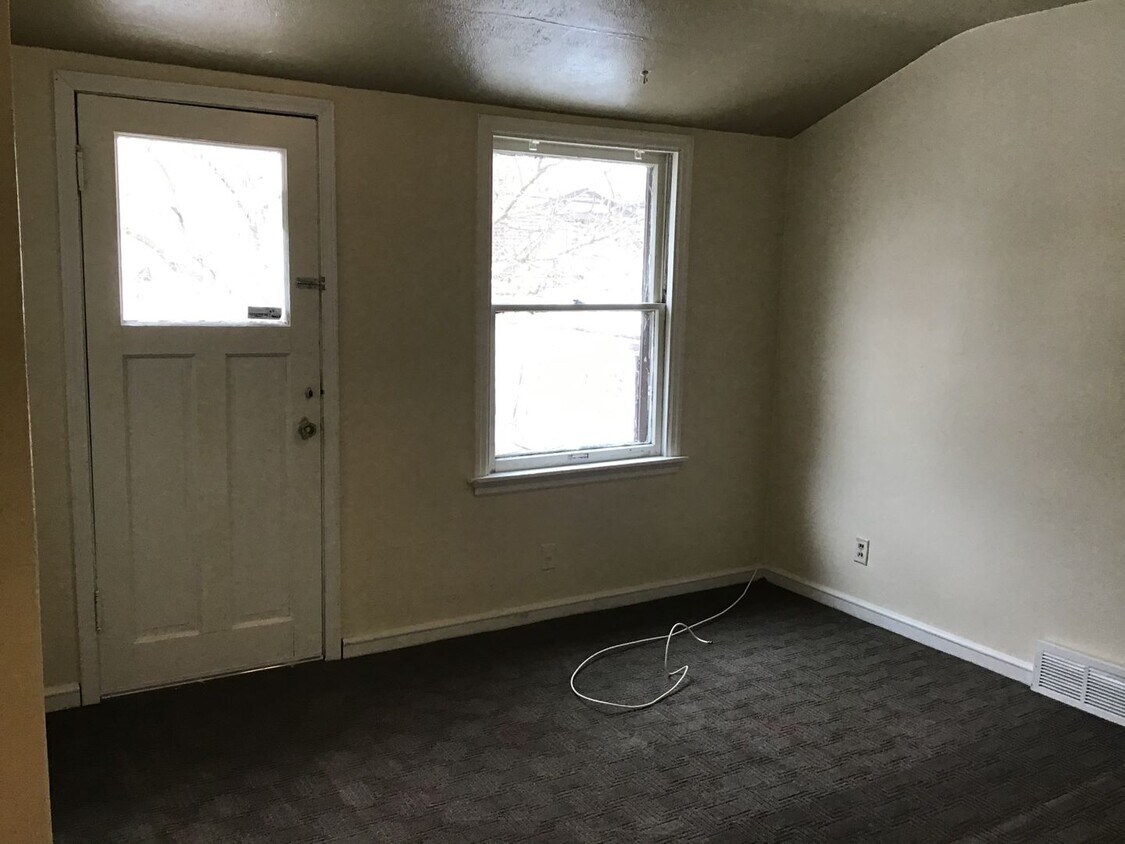 Building Photo - 3139 N 44th St