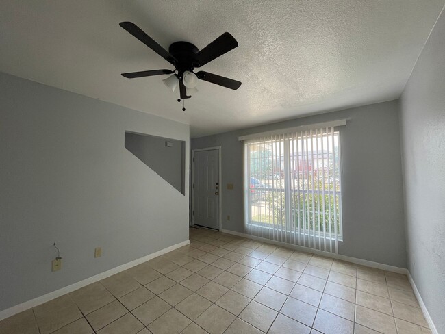 Building Photo - 4006 Madison Dr