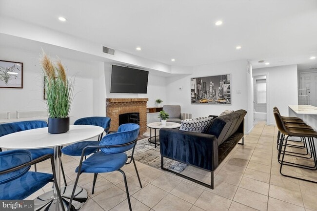 Building Photo - 1339 Corcoran St NW