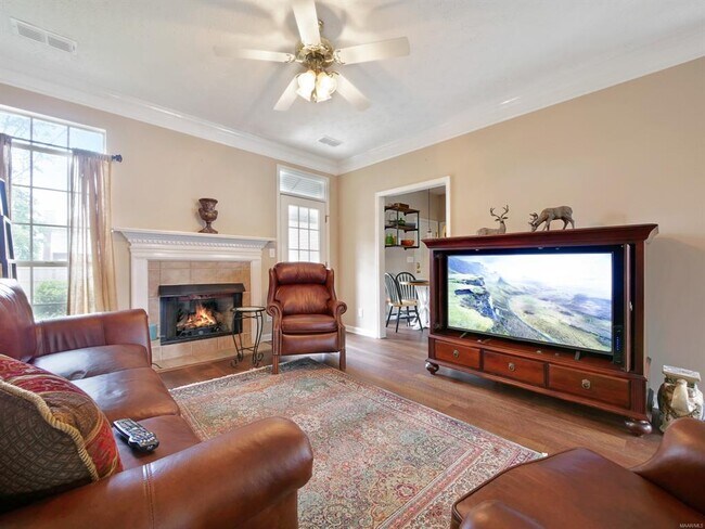 Foto del edificio - 8549 Hampshire Dr