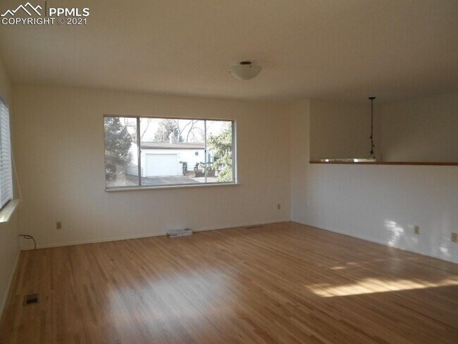 Photo - 3 bedroom Comanche Drive Apartment