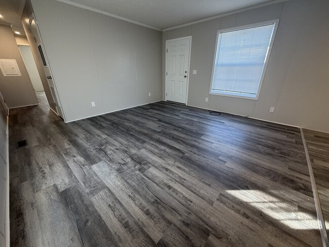 Building Photo - 38124 Ducharme Dr