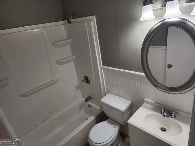 Foto del edificio - 109 Larkspur Ln