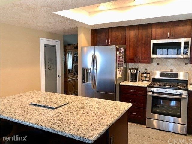 Building Photo - 3 br, 2 bath House - 8141 Rockview Circle