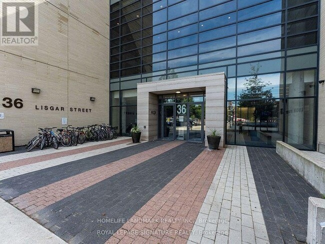 Building Photo - 36 Lisgar St