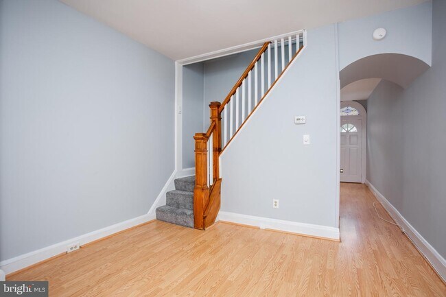 Building Photo - 1460 Reynolds St