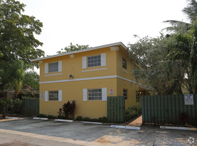 Foto del edificio - 1400-1410 NE 10th Ave
