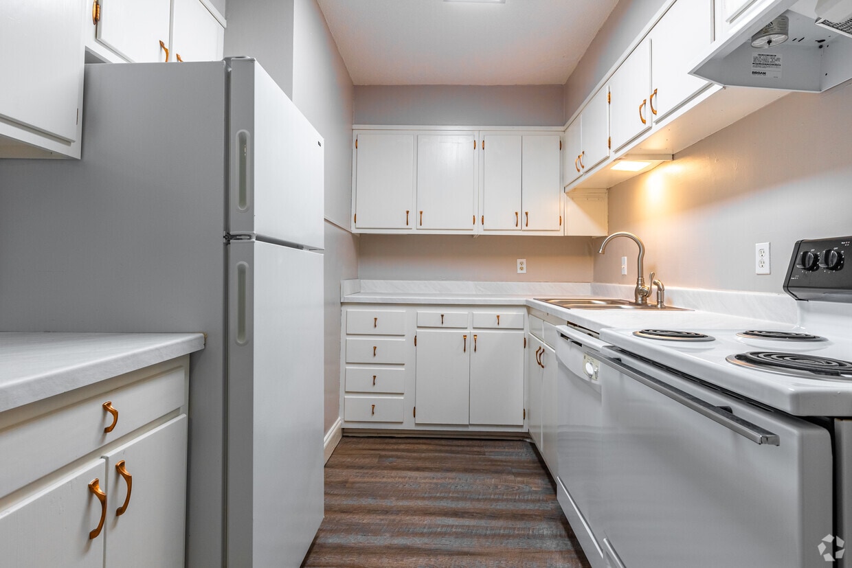 Primary Photo - Park Villa Apartments