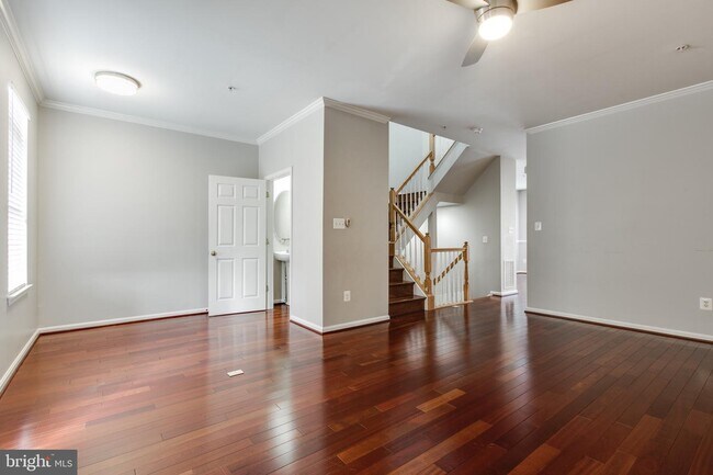 Building Photo - 8904 Dawson Manor Dr