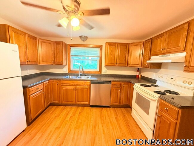 Building Photo - 100 Readville St
