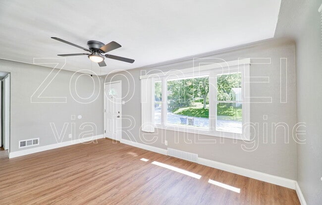Building Photo - 3361 Delta Dr