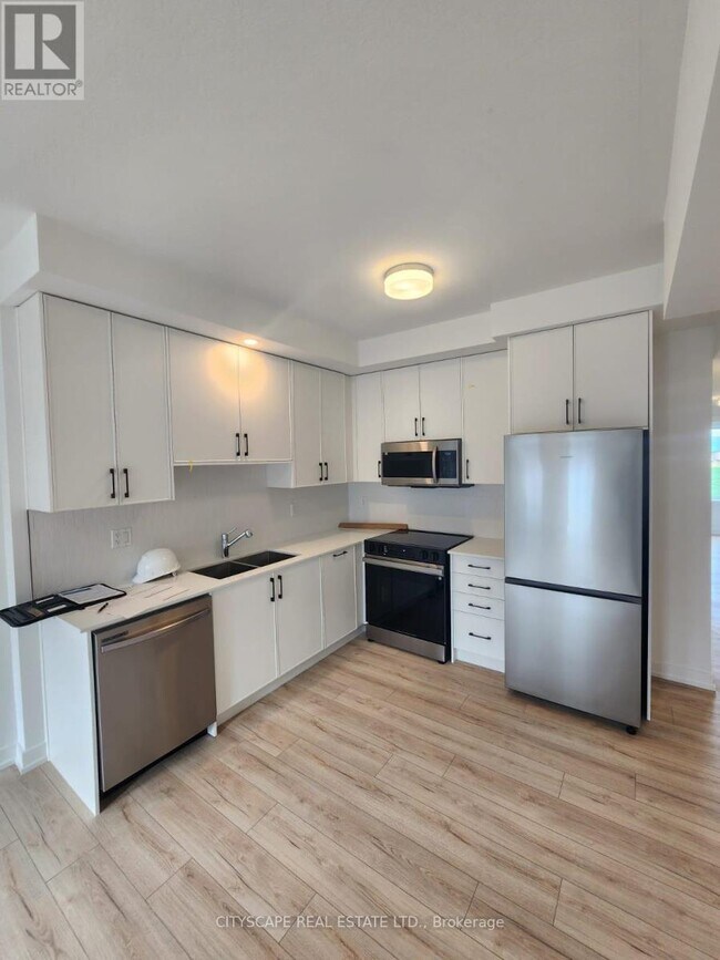 Photo du bâtiment - 940-940 St David St N