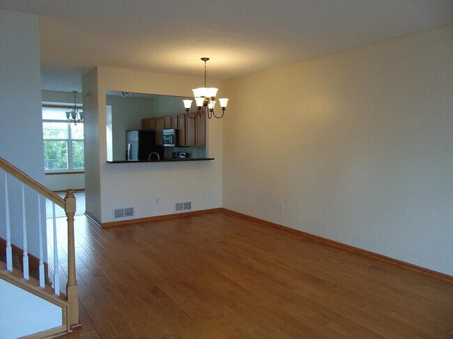 Foto del edificio - 15871 Foliage Ave