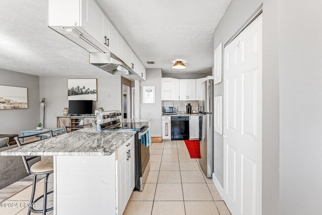 Building Photo - 6714 Beach Dr