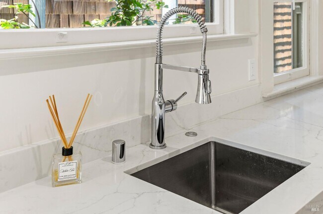 Foto del edificio - 31 Acacia Ave