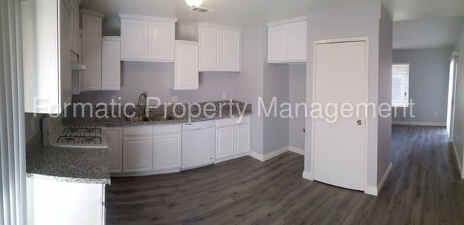 Building Photo - 9146 Delano Dr