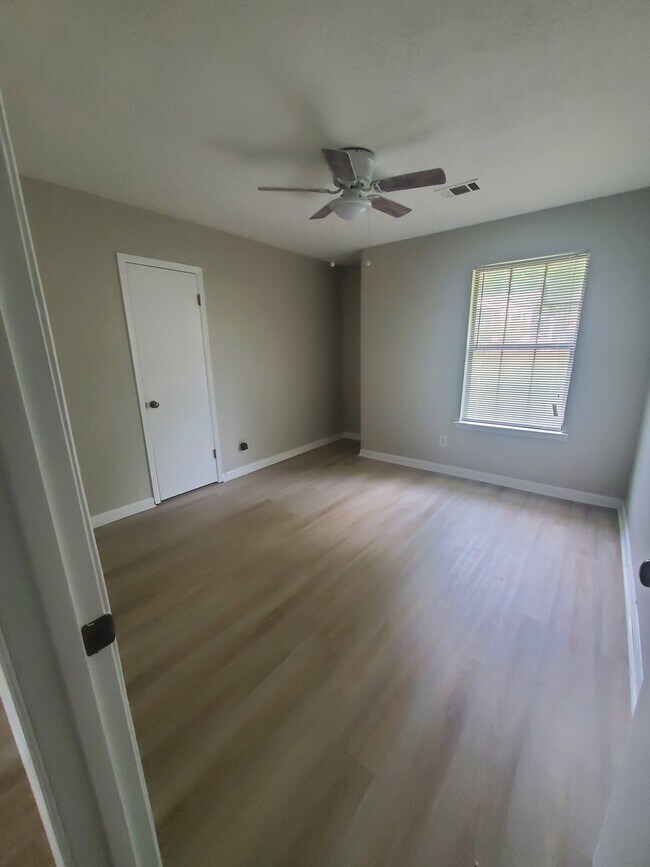 Foto del edificio - 313 Peachtree Dr