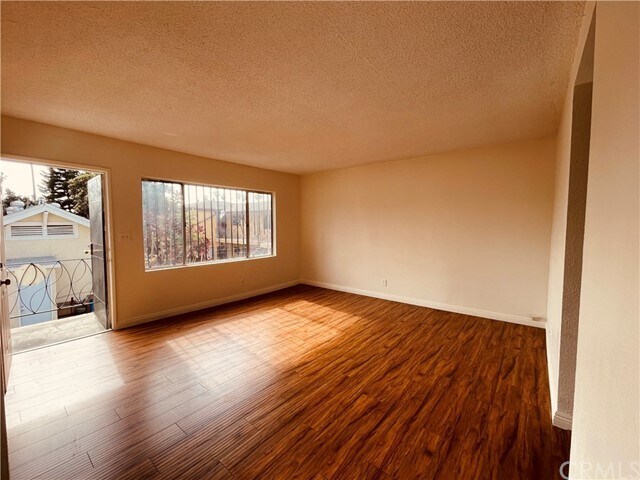 Building Photo - 161 W 77th St