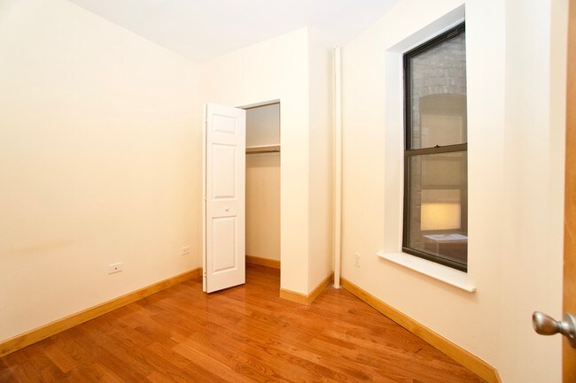 Building Photo - 400 8th St