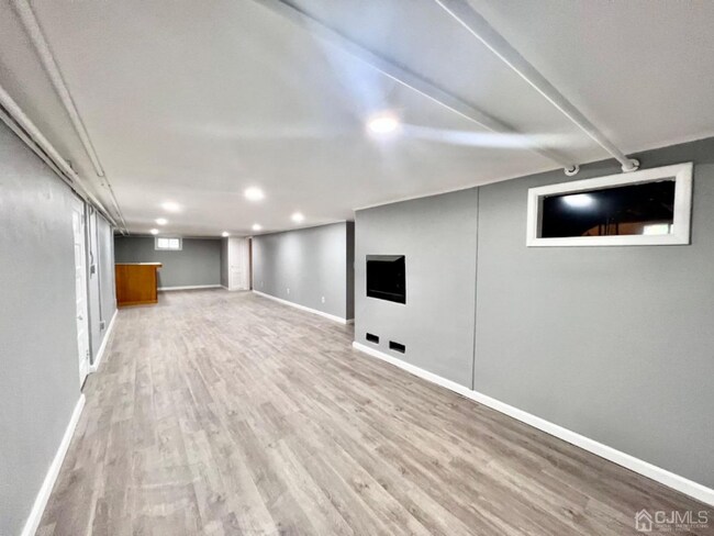 Building Photo - 67 Morris Ave