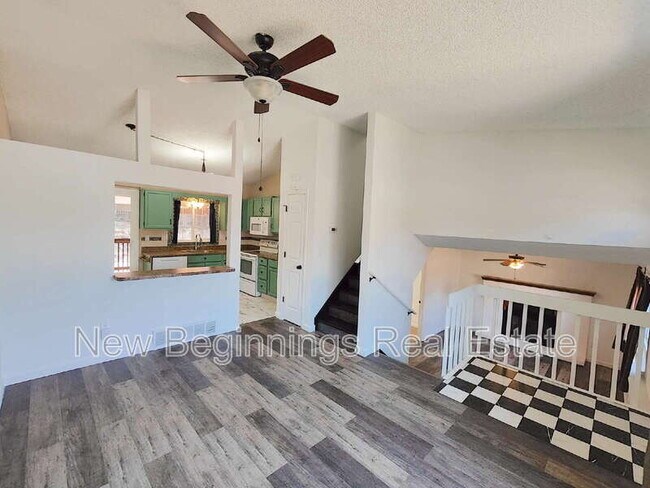 Foto del edificio - 3415 Kirkwood Dr