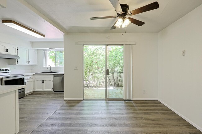 Building Photo - 4800 Williamsburg Ln