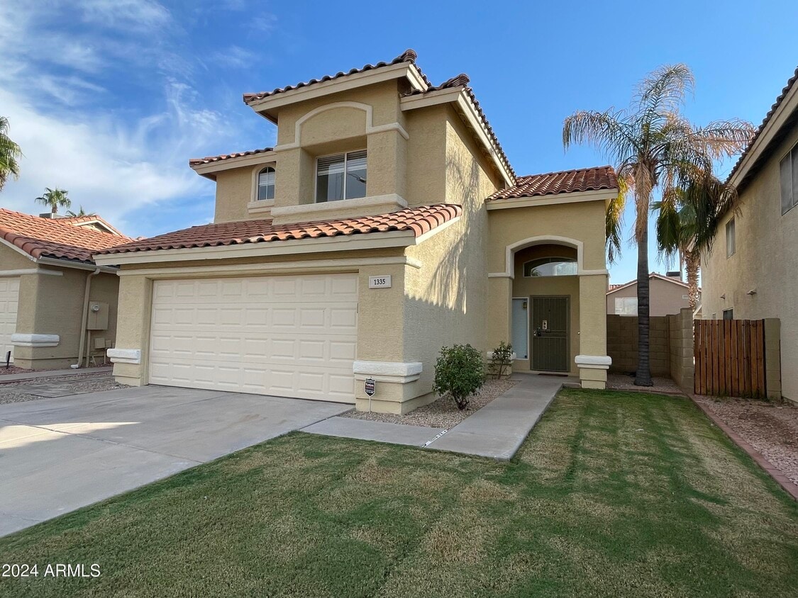 Primary Photo - 1335 E Angela Dr