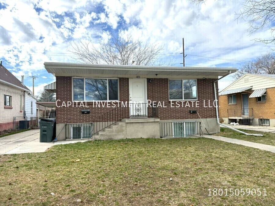 Photo - 421 N Oakley St-A