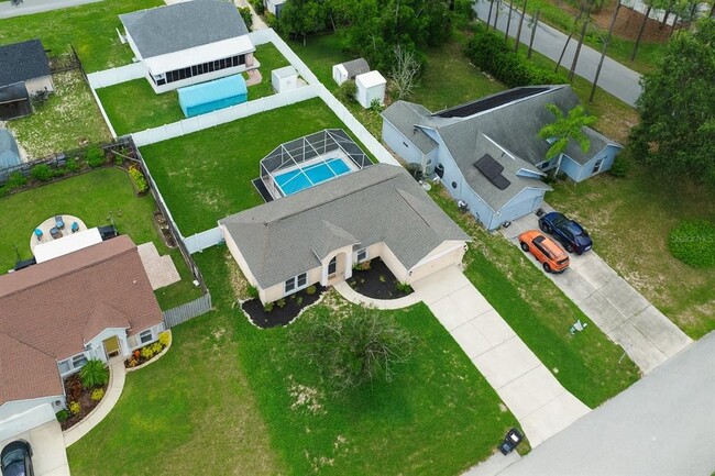 Building Photo - 215 Grovepark Dr
