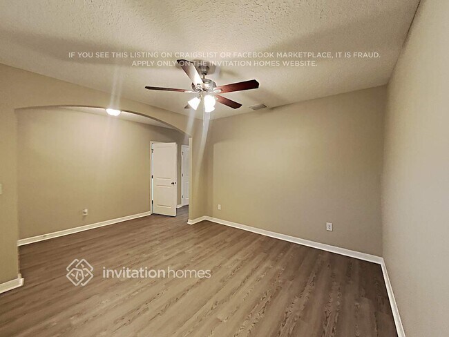 Building Photo - 35859 Jenny Lynne Cir