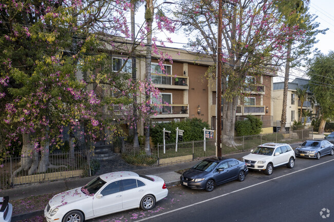 20327 Saticoy St - Saticoy Apartments