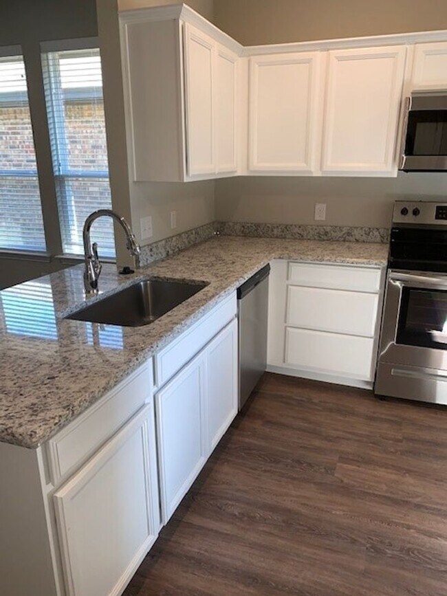 Building Photo - 1256 Trailside Dr