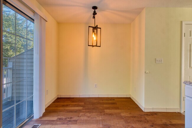 Foto del edificio - 1014 Campbell Ave