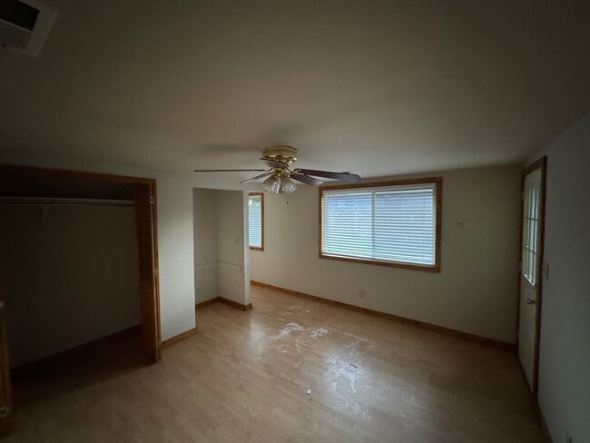 Foto del edificio - Great Location, Newly Renovated