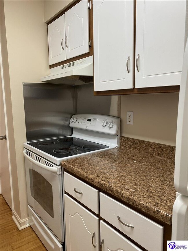 Building Photo - 505 Independence Ct