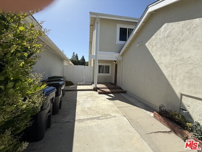 Building Photo - 5867 Cape Horn Dr