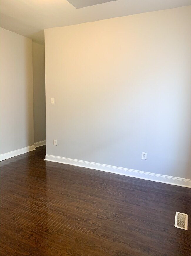 Building Photo - 718 N 48th St