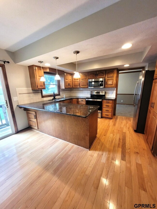 Building Photo - 303 Pierce St