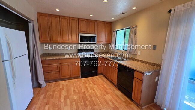 Foto del edificio - Charming Condo in Plum Tree Subdivision - ...
