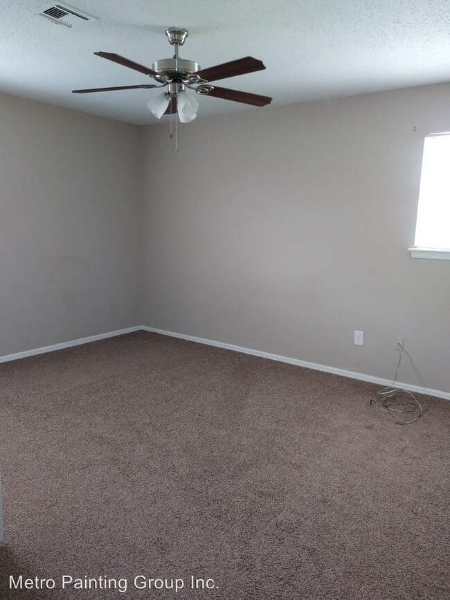 Foto del edificio - 7218 NW Hunter Rd