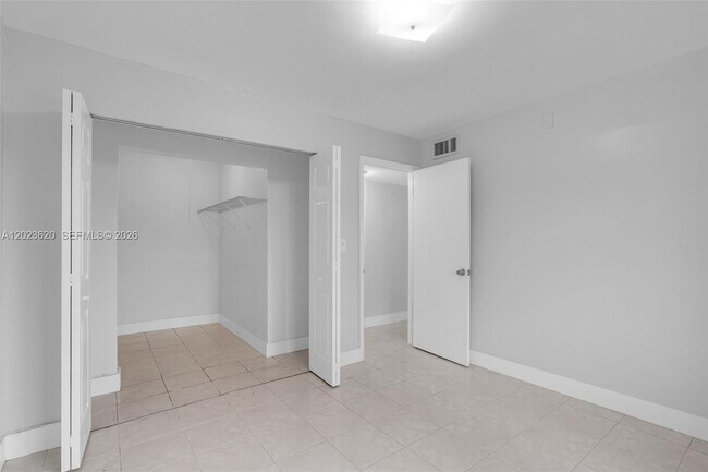 Building Photo - 3815 SW 82nd Ave