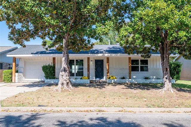 Foto principal - 809 E Centennial St