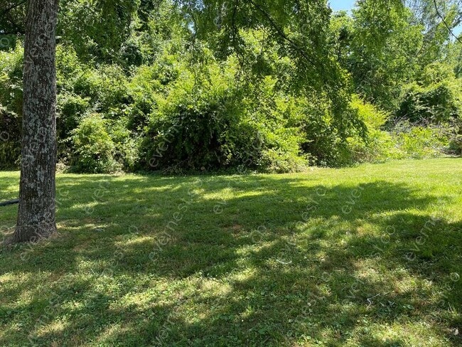 Foto del edificio - 8881 Millard Lee Ln
